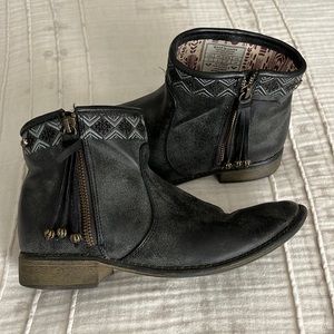 Roxy Booties
